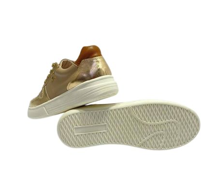 Tenis en Cuero Xiomy  Taupé y Oro - Imagen 10