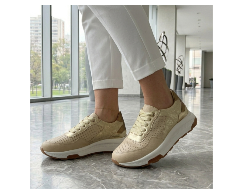 Alternative view of Tenis en Cuero Yajaira Taupe x Oro y Bronce